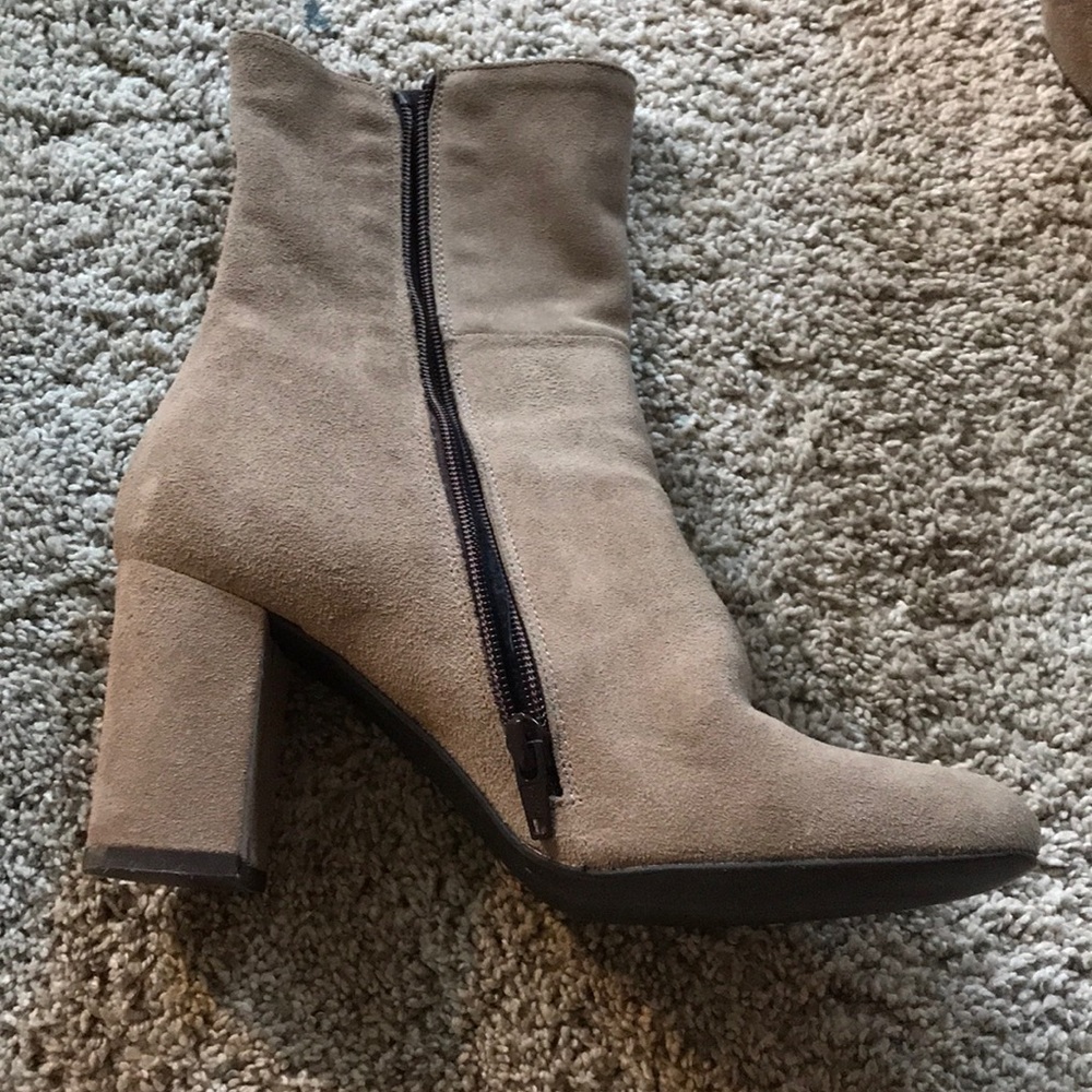 Adele Altman women's green-tan heeled boots size 8